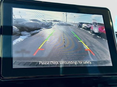 Certified 2022 Ford Explorer XLT w/ Equipment Group 202A image 16