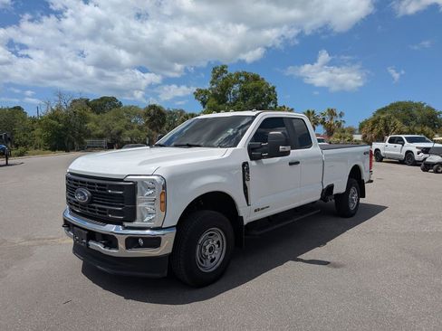 Used 2025 Ford F350 XL w/ XL Chrome Package image 3