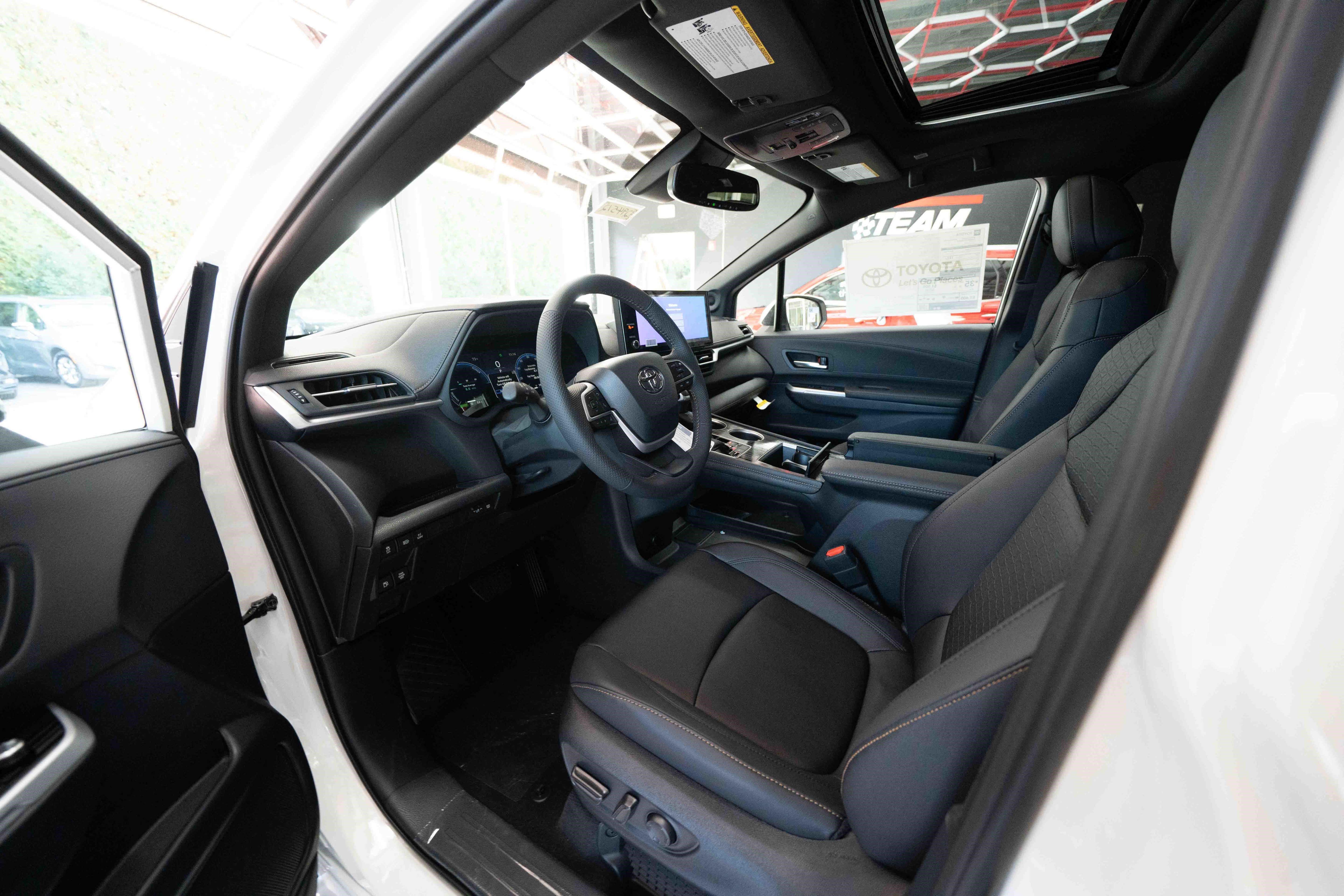 New 2026 Toyota Sienna XLE Woodland Edition AWD/4WD image 8