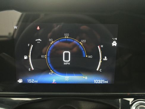 Used 2025 Chevrolet Trax RS w/ Driver Confidence Package image 14