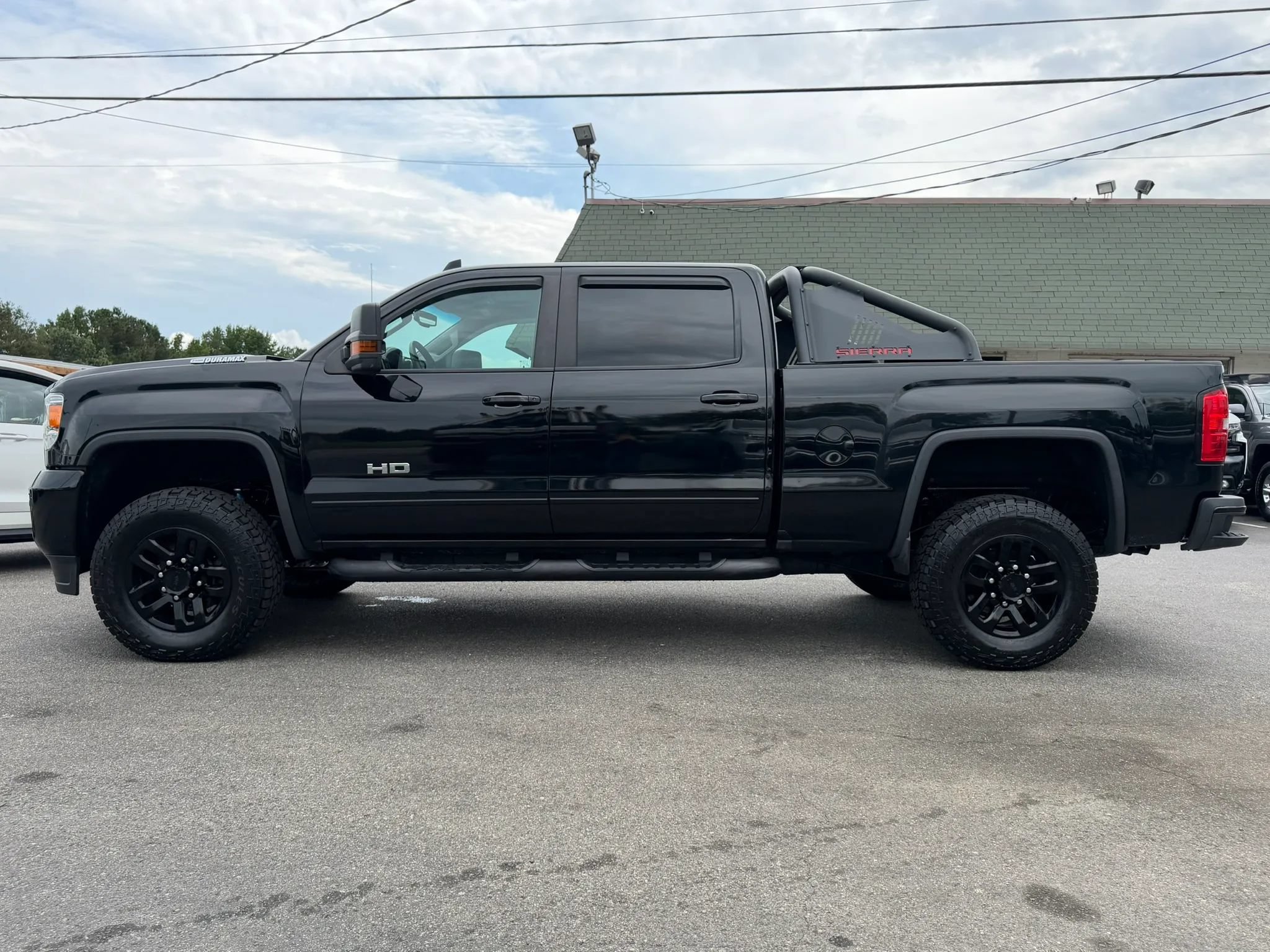 Used 2018 GMC Sierra 2500 SLT w/ Duramax Plus Package AWD/4WD image 8