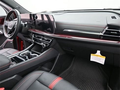 Used 2024 Chevrolet Traverse RS w/ LPO, Floor Liner Package image 24