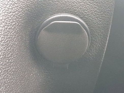 Used 2009 Saturn Sky w/ Premium Trim Package image 26