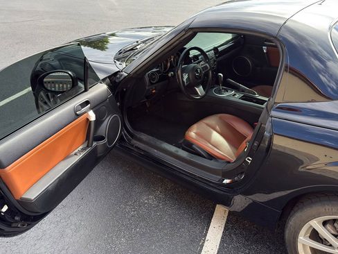 Used 2008 MAZDA MX-5 Miata Grand Touring w/ Premium Pkg RWD image 10