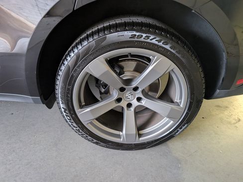 Used 2025 Porsche Macan image 14