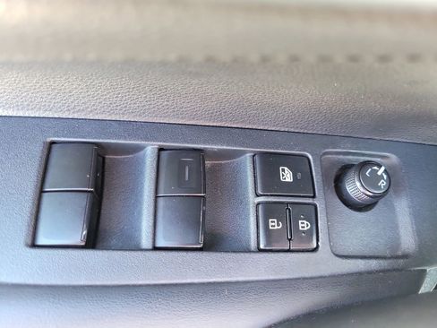 Used 2020 Toyota Corolla SE w/ Carpet Mat Package (TMS) image 19