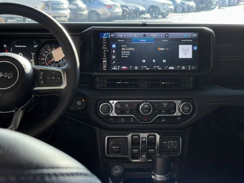 Used 2024 Jeep Wrangler Unlimited Sahara w/ Technology Group image 29