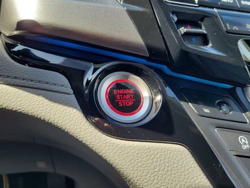 Certified 2024 Honda Odyssey Touring image 28