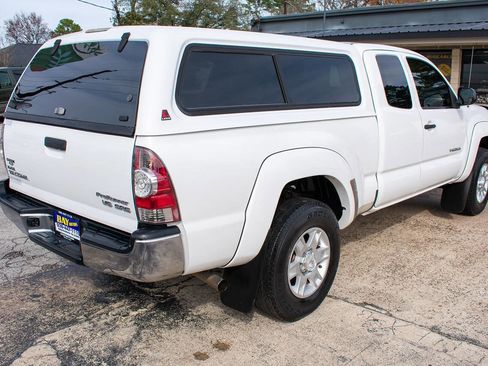 Used 2013 Toyota Tacoma PreRunner image 6