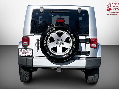 Used 2011 Jeep Wrangler Sahara image 5