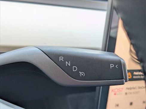 Used 2023 Tesla Model 3 Standard Range RWD image 12