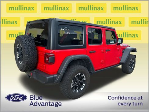 Used 2024 Jeep Wrangler Unlimited Rubicon 4xe AWD/4WD image 2