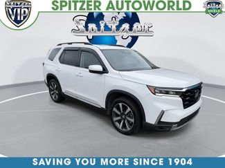 Used 2025 Honda Pilot Touring video 2
