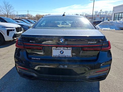 Used 2022 BMW 750i xDrive w/ Luxury Rear Seating Package AWD/4WD image 5