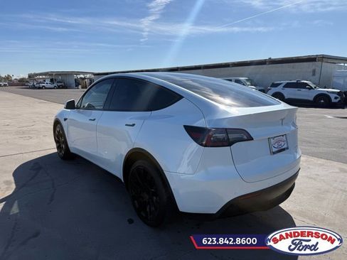 Used 2022 Tesla Model Y Long Range image 5