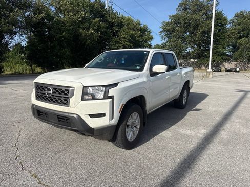 Used 2022 Nissan Frontier SV AWD/4WD image 1