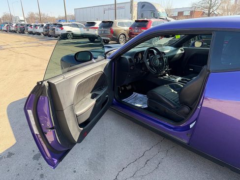 Used 2014 Dodge Challenger R/T image 13