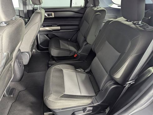 Used 2024 Ford Explorer XLT image 28