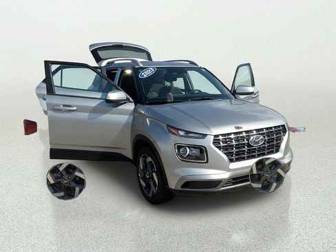 Used 2023 Hyundai Venue SEL w/ Cargo Package FWD image 8