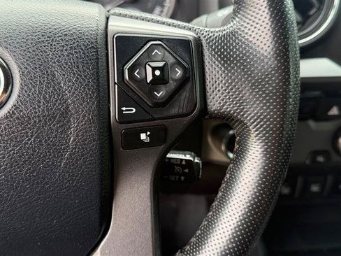 Used 2016 Toyota Tacoma TRD Off-Road w/ Premium & Technology Package RWD image 21