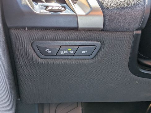 Used 2025 BMW iX xDrive50 AWD/4WD image 18