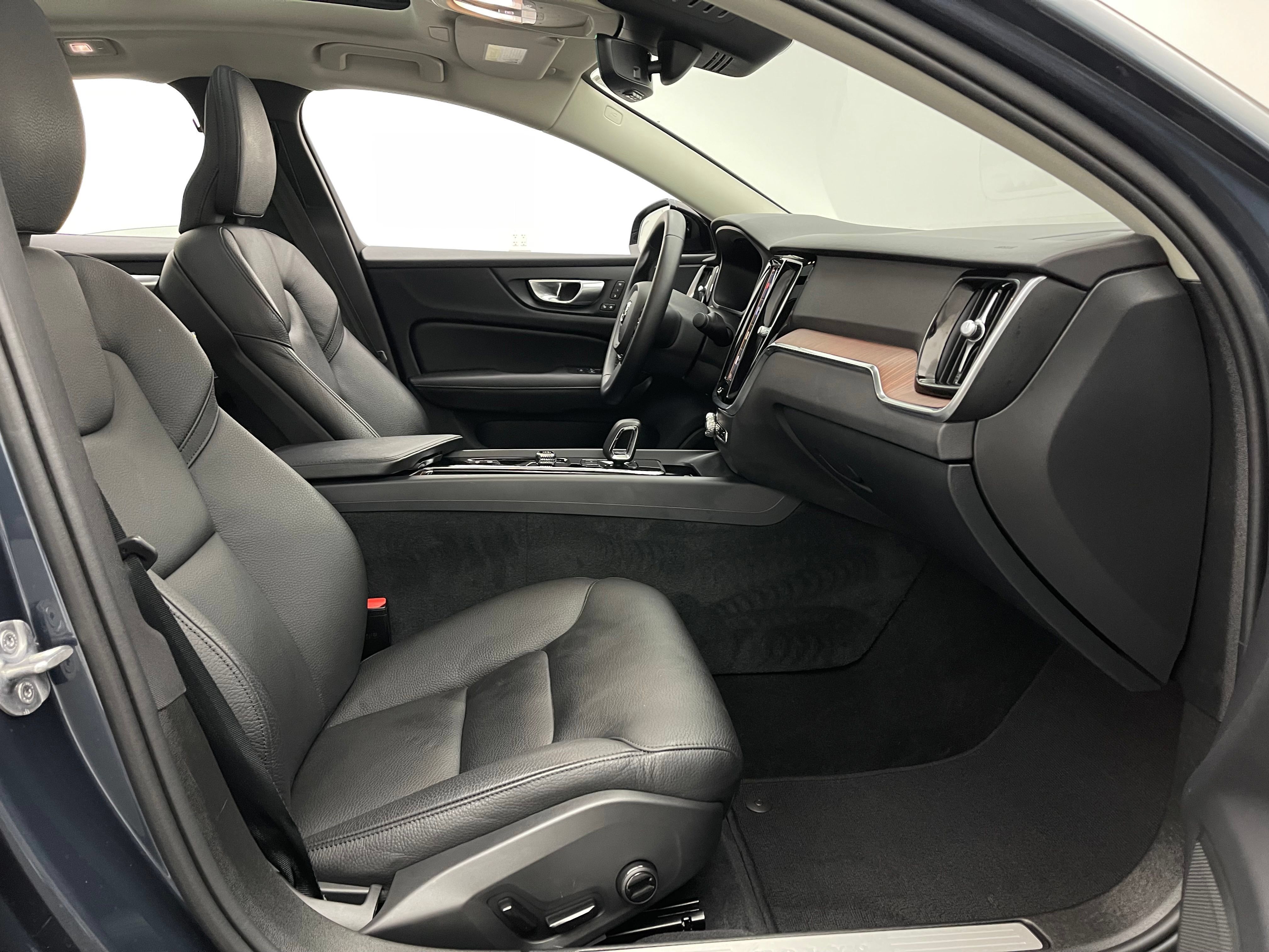 Used 2024 Volvo S60 B5 Plus AWD/4WD image 33