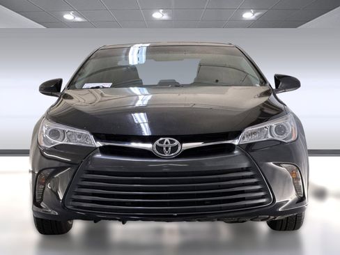 Used 2016 Toyota Camry LE image 5