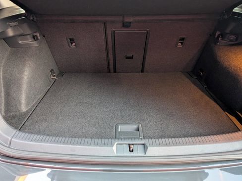 Used 2019 Volkswagen e-Golf SE w/ Driver Assistance Package image 14