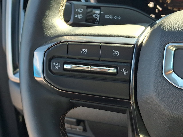 Used 2025 GMC Canyon AT4 w/ AT4 Premium Package AWD/4WD image 7