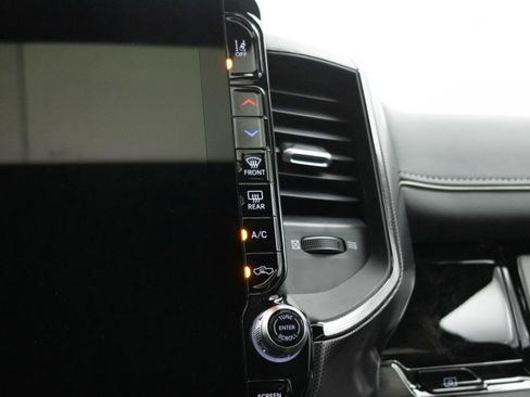 New 2026 RAM 3500 Limited AWD/4WD image 38