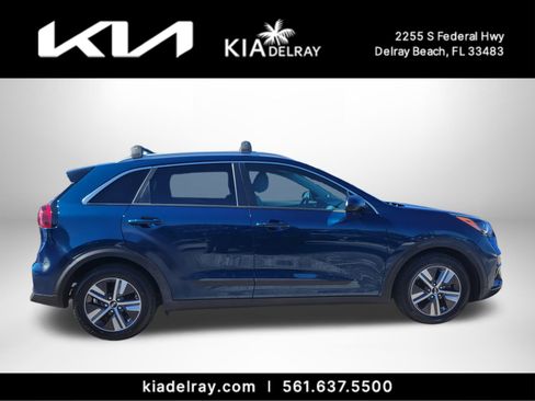 Certified 2020 Kia Niro LXS image 2