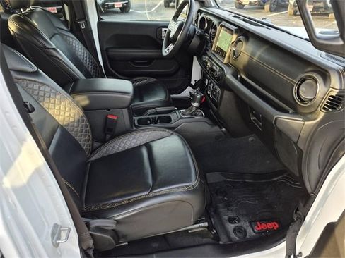 Used 2023 Jeep Gladiator Overland image 9