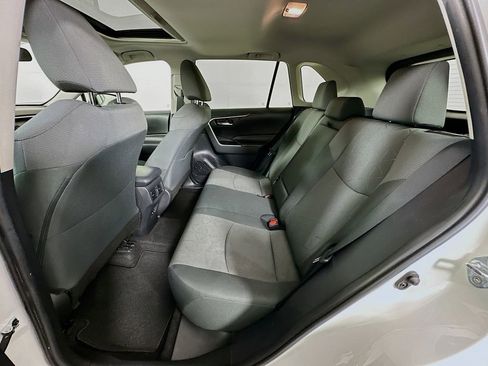 Used 2020 Toyota RAV4 XLE w/ Convenience Package FWD image 24