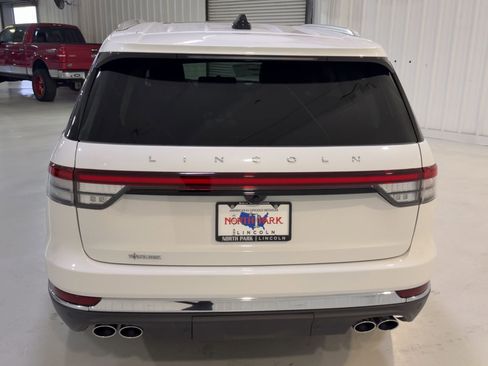 New 2026 Lincoln Aviator 2WD image 8