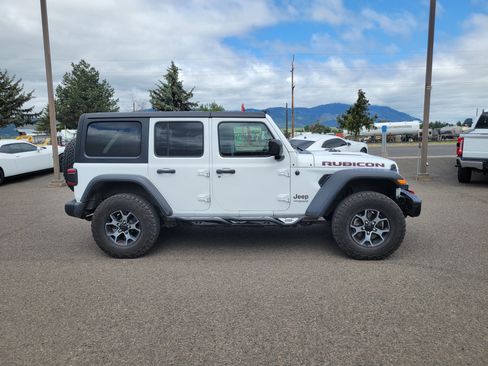Used 2019 Jeep Wrangler Unlimited Rubicon AWD/4WD image 2