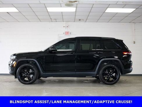 Used 2023 Jeep Grand Cherokee Limited w/ Black Appearance Package image 3
