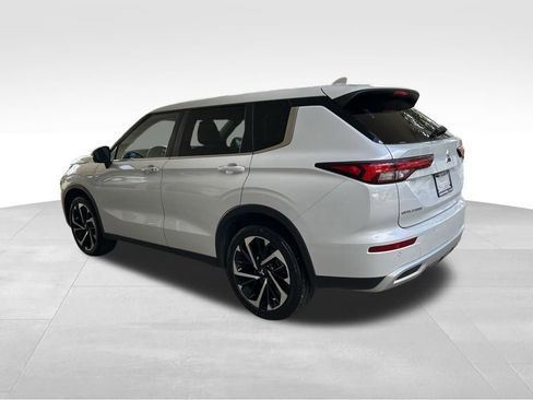Used 2024 Mitsubishi Outlander AWD image 4