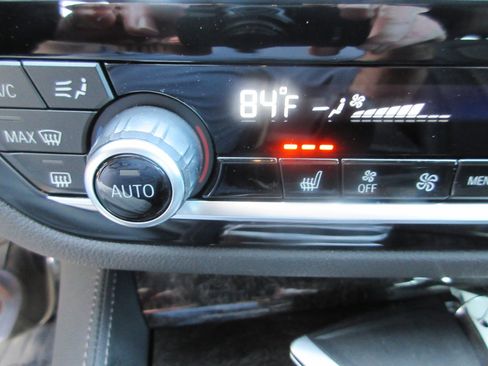 Used 2023 BMW 540i w/ M Sport Package image 12