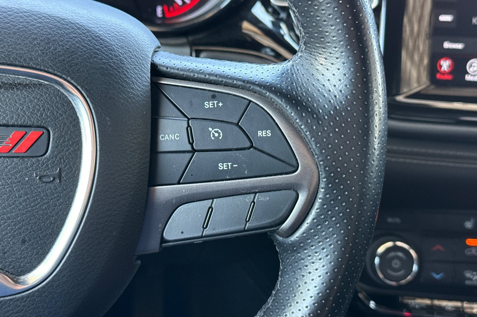 Used 2023 Dodge Durango SXT RWD image 36