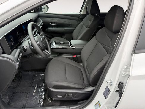 Certified 2025 Hyundai Tucson SEL image 10