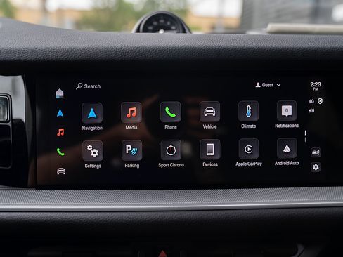 Used 2025 Porsche Cayenne Coupe image 12