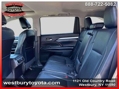 Used 2017 Toyota Highlander XLE AWD/4WD image 15