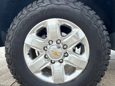 Used 2022 Chevrolet Silverado 2500 LTZ w/ LTZ Convenience Package AWD/4WD image 12