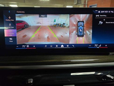 Used 2024 BMW X5 xDrive40i w/ Premium Package image 27