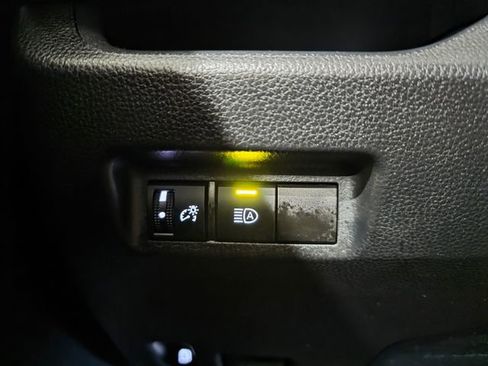 Used 2025 Toyota RAV4 XLE image 18