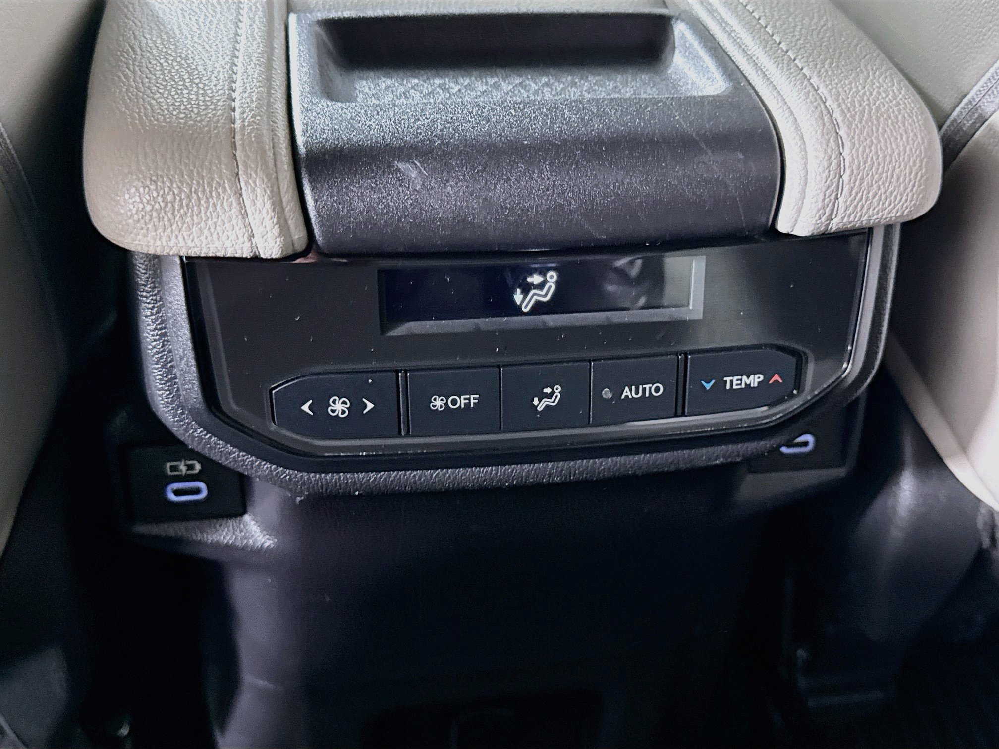 Used 2024 Toyota Grand Highlander AWD image 26