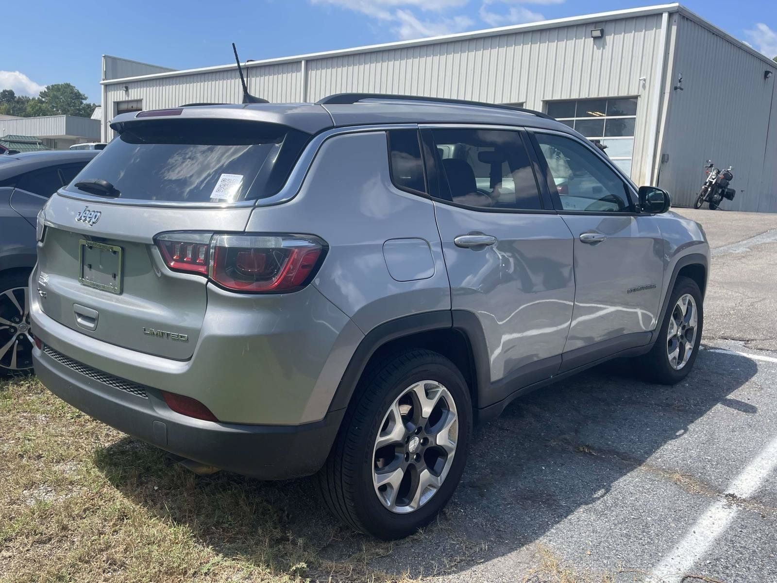 Used 2020 Jeep Compass Limited AWD/4WD image 2