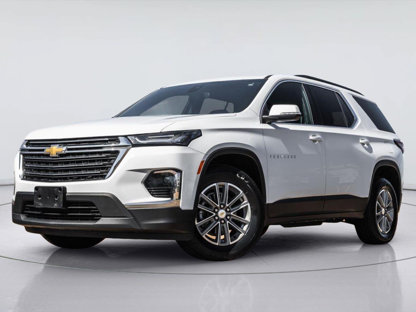 Used 2023 Chevrolet Traverse LT FWD image 1