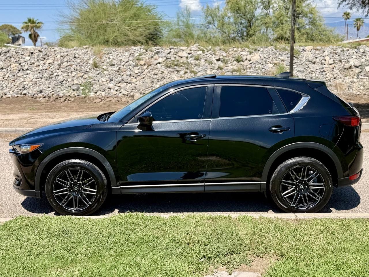 Used 2018 MAZDA CX-5 Touring w/ Preferred Equipment Package FWD image 2