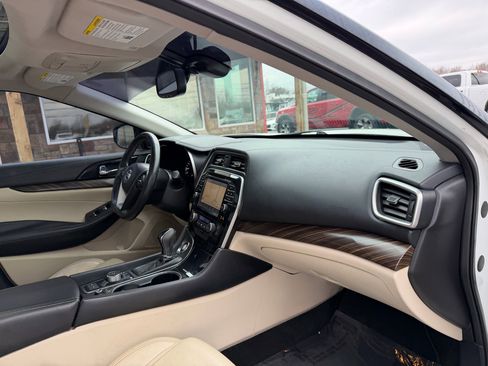 Used 2016 Nissan Maxima Platinum image 20